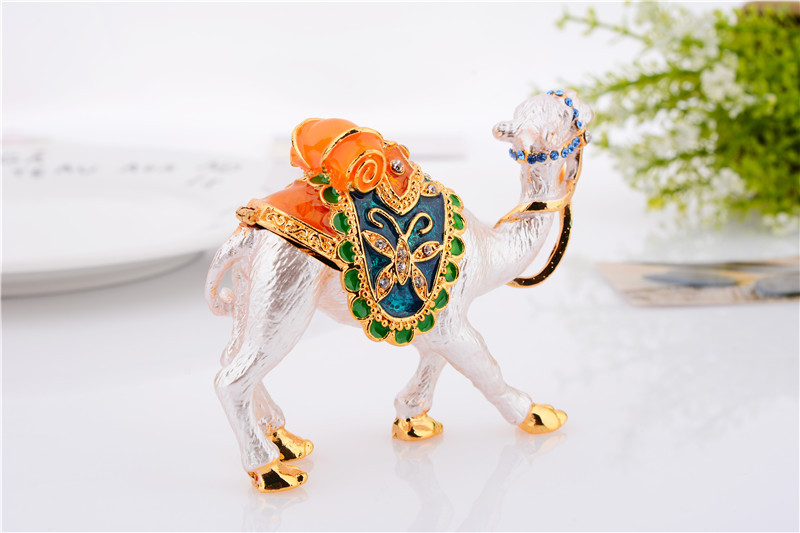 Camel shaped handicrafts and ornaments from the Silk Road