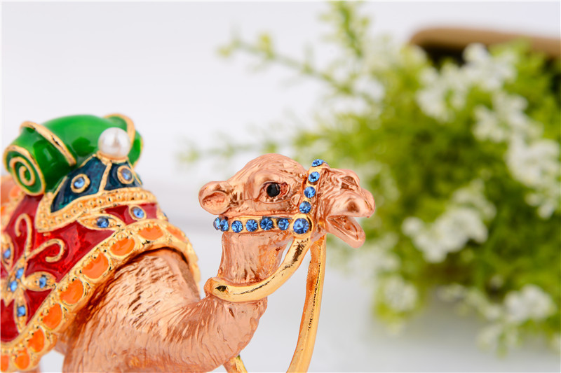Camel shaped handicrafts and ornaments from the Silk Road