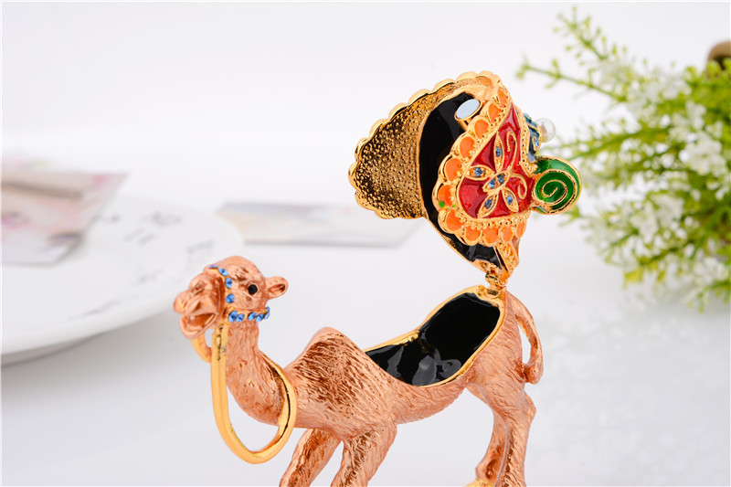 Camel shaped handicrafts and ornaments from the Silk Road